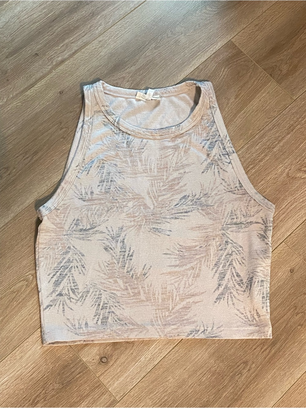WILFRED FREE leaf print sleeveless cropped top